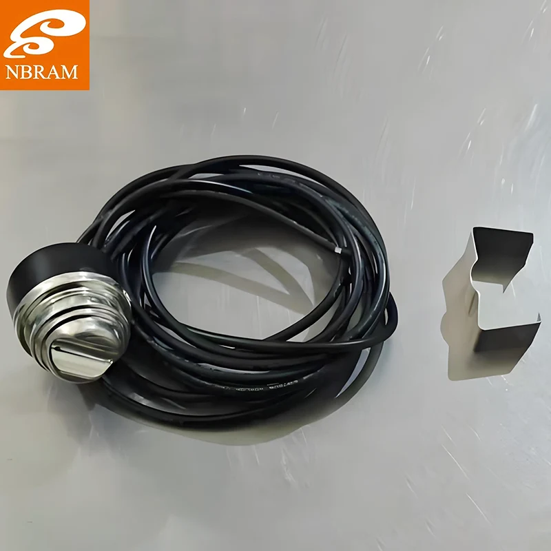 In che modo un termostato di sbrinamento migliora l'efficienza e l'affidabilità del frigorifero?